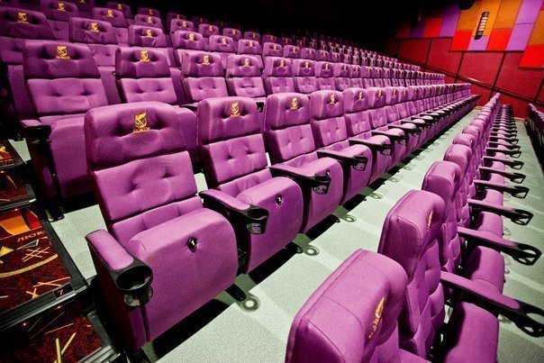 В Петербурге открылся кинотеатр, позволяющий ощутить эффект полного присутствия в фильме