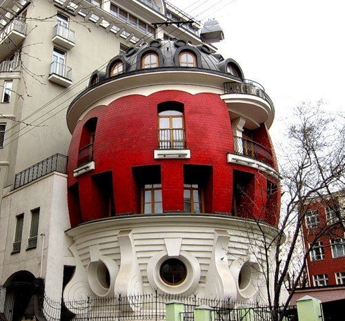 6 самых необычных зданий Москвы