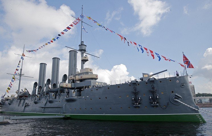 Легендарный крейсер «Аврора» открыт для посещения