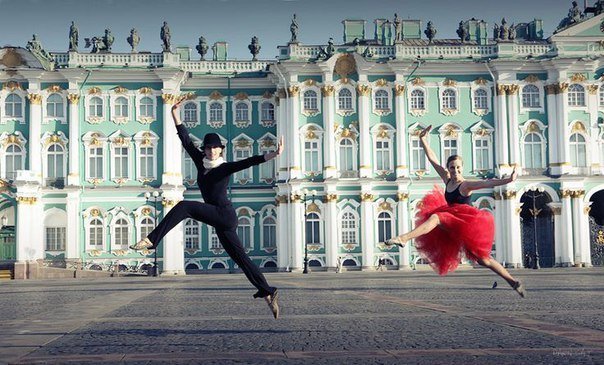 Танцевальный флешмоб в День флага