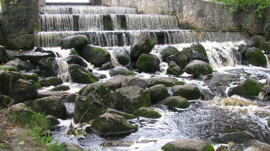 Водопад на реке Караста