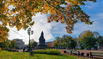 Прогулка на час: семь уютных скверов города