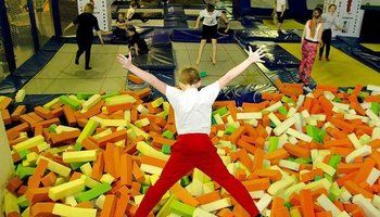 Неделя бесплатных открытых уроков для детей в батутном центре с9h13no3