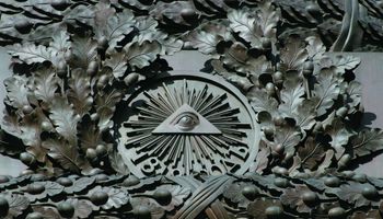 Напоминания о масонах в Петербурге