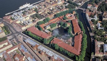 Осенний маршрут: от Сенной площади до Новой Голландии
