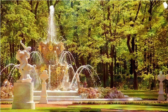 Праздник закрытия сезона фонтанов и сбора урожая в Летнем саду
