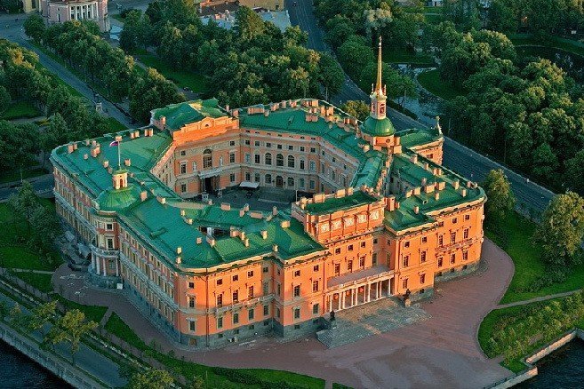 Люди пенсионного возраста смогут бесплатно сходить в Русский музей