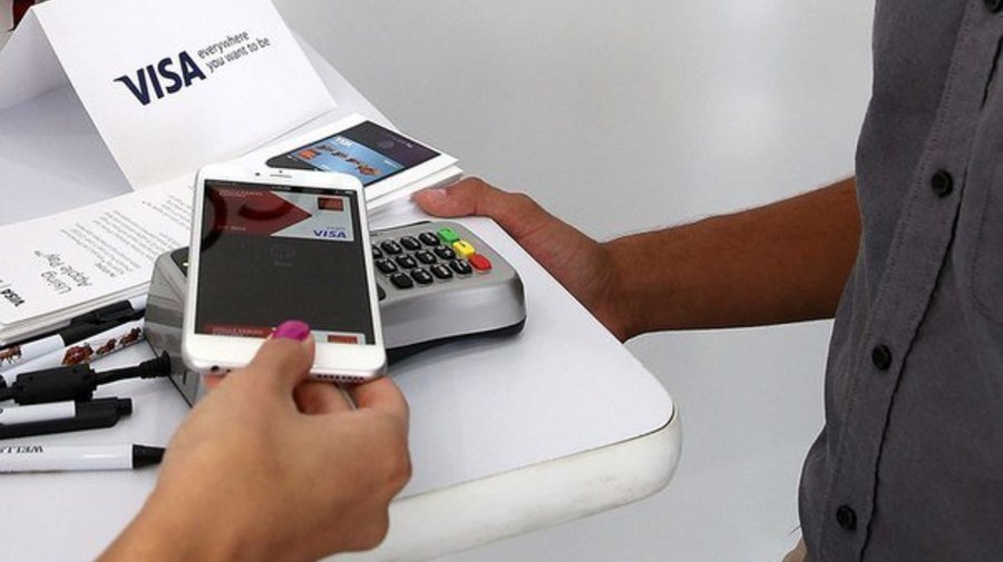 В октябре запустят Apple Pay, чтобы оплачивать покупки со смартфона