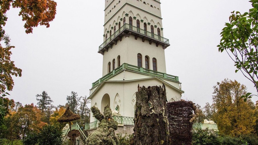 В Царском Селе появились скульптуры из «Алисы в Стране чудес»