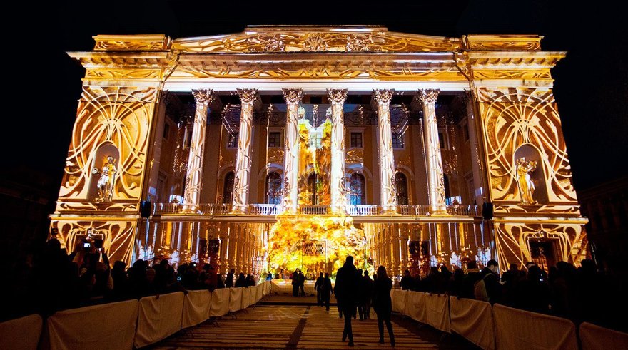 Грандиозный Фестиваль света на Исаакиевской площади пройдет в ноябре