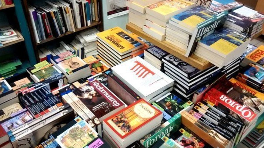 На двухдневной распродаже в «Порядке слов» книги распродают от 30 рублей