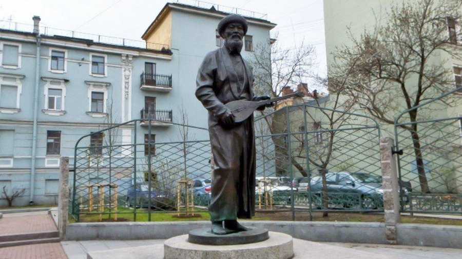 Памятник Джамбулу