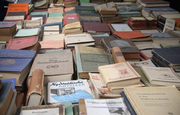 Booksale в «Этажах»