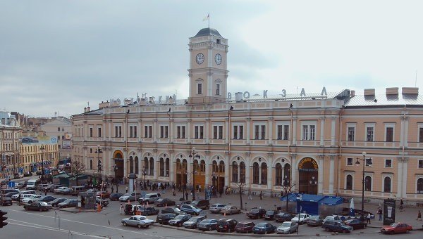 Перед Московским вокзалом появилась бесплатная парковка 