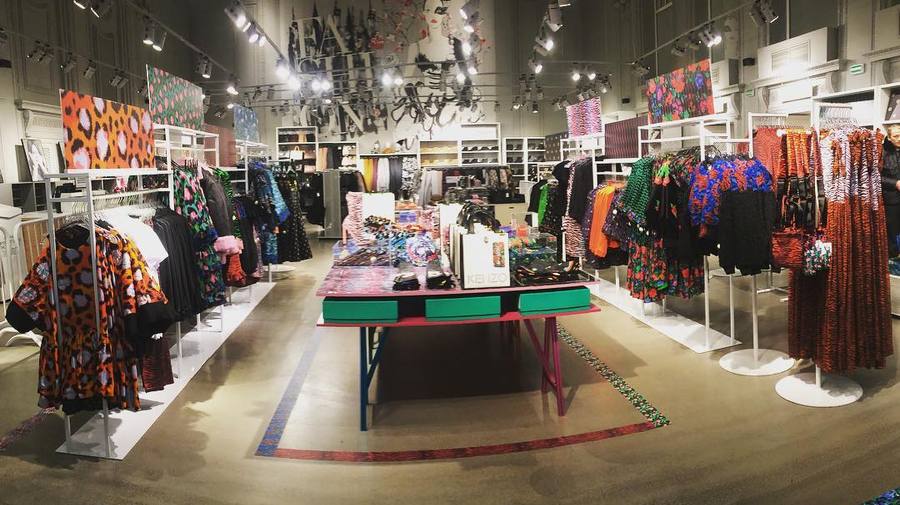 В петербургском H&M начались продажи коллекции в коллаборации с Kenzo