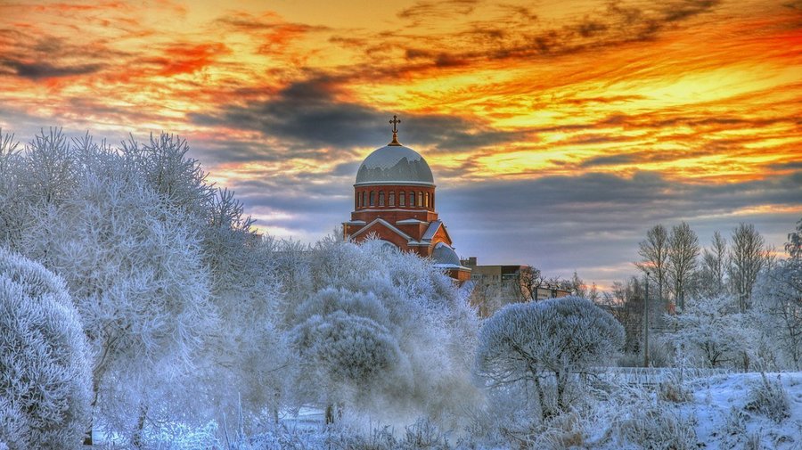 Крупнейший послереволюционный храм открыли в Петербурге