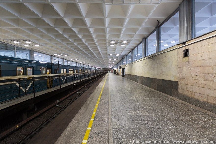 Петербургское метро протянулось до Ленобласти