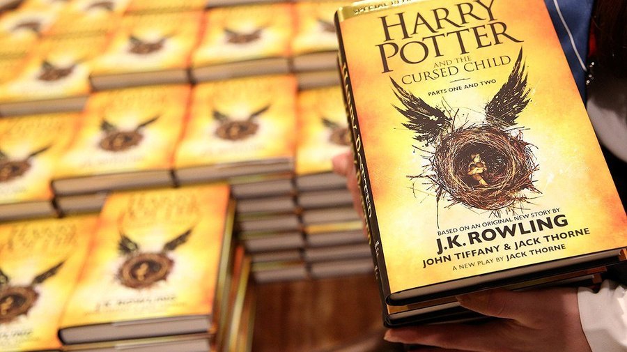 Новая книга о Гарри Поттере на русском языке появится на прилавках в декабре