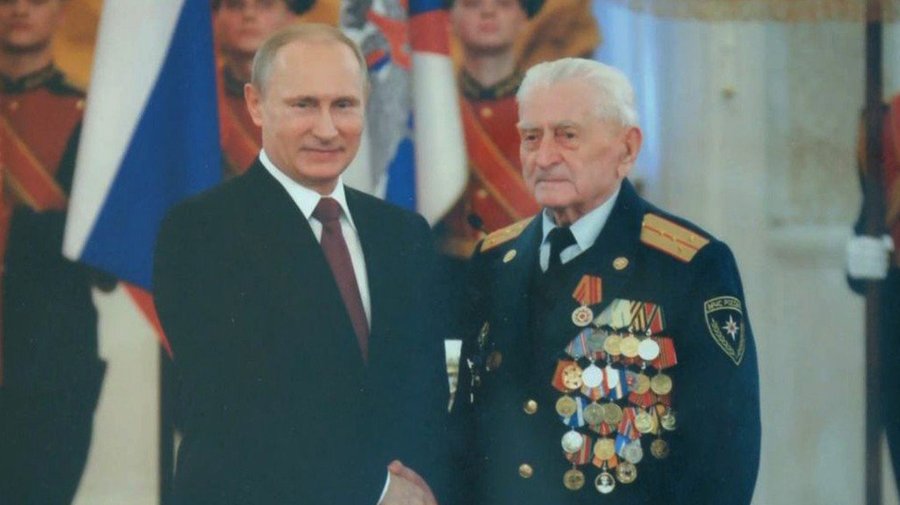 Ветеран войны, снайпер и писатель Григорий Юркин отметил своё столетие