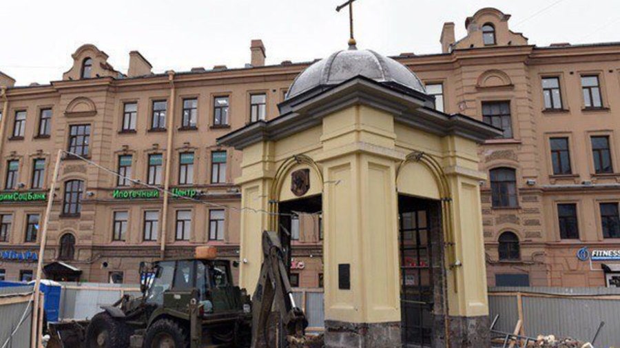 На Сенной сносят часовню