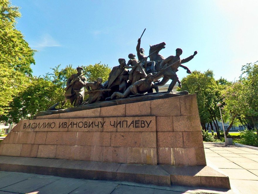 Памятник Чапаеву