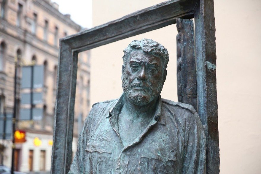 Памятник Сергею Довлатову