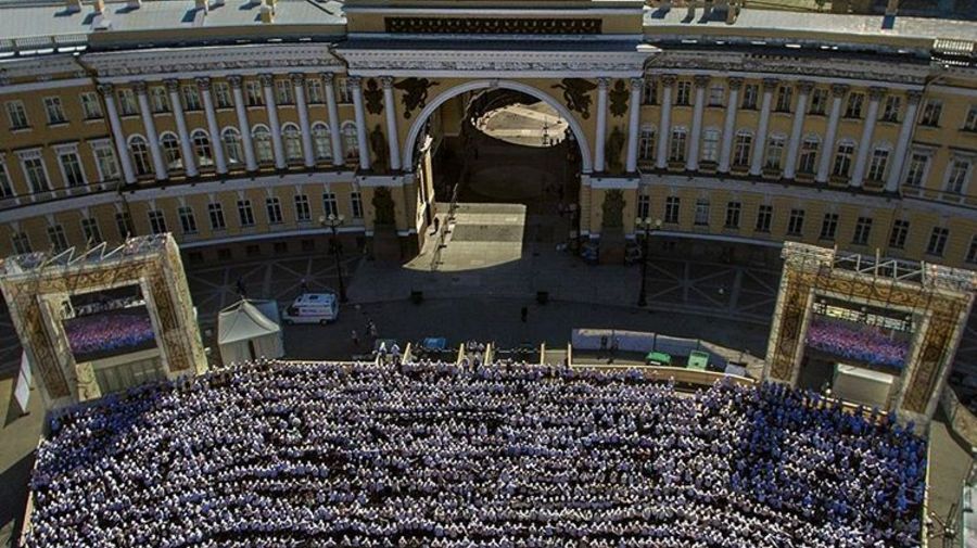 Многотысячный хор споёт песни в центре Петербурга