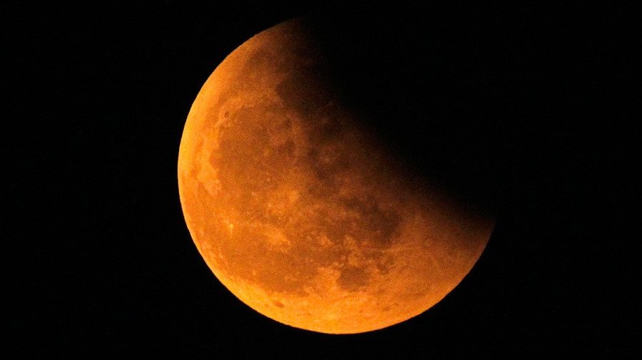 Сегодня петербуржцы увидят лунное затмение