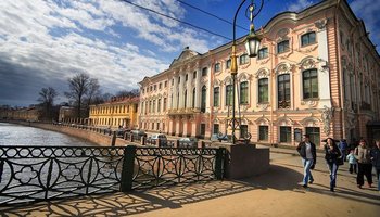 Самые красивые дворцы в центре Петербурга