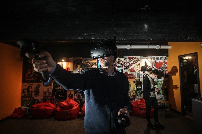 «Добро пожаловать в Зомбиленд»: клуб виртуальной реальности Gate in
