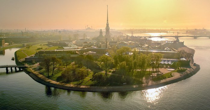 Вертолётные экскурсии над Петропавловской крепостью запустят в мае