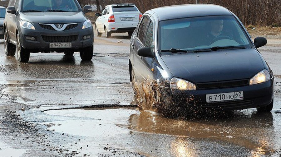Петербуржцев просят отмечать дороги, требующие срочного ремонта