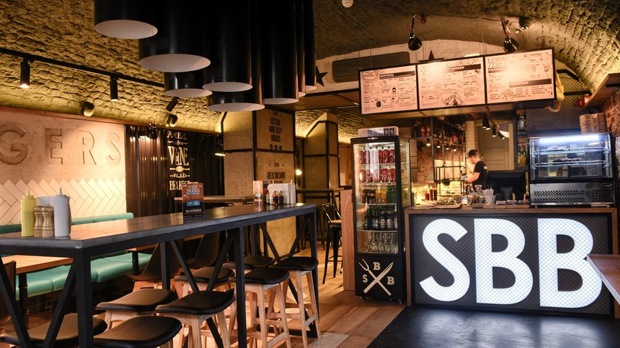 В Street Beef Burgers студенты могут получить скидку на меню в 25%