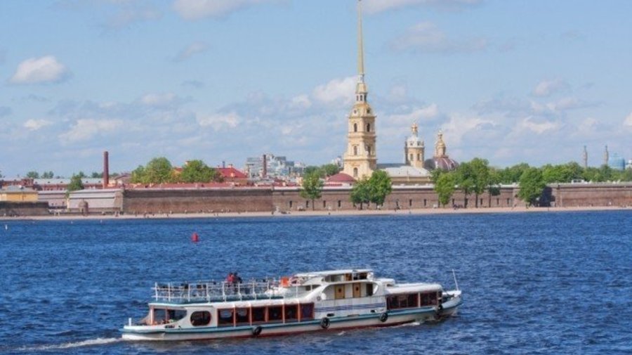 В Петербурге стартовал сезон водных экскурсий