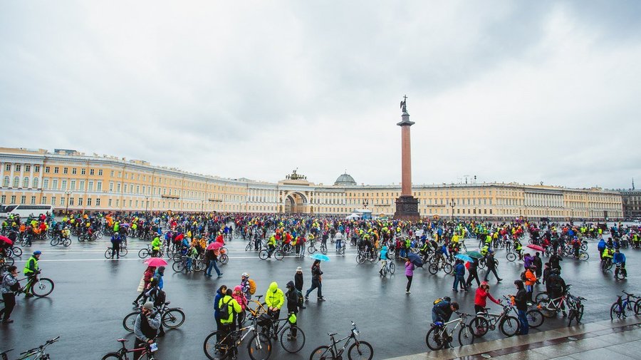 Впервые за 20 лет в Петербурге отменили велопробег