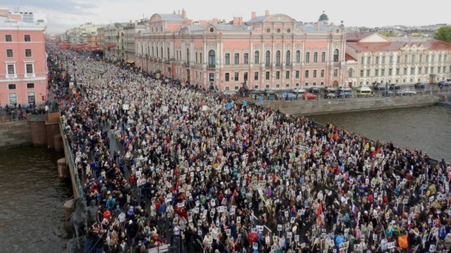 Петербуржцы готовятся к шествию «Бессмертный полк»