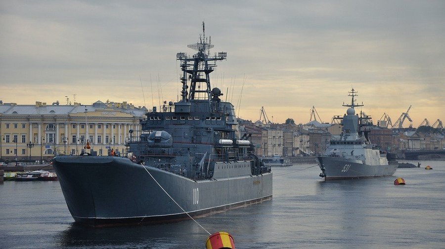 Корабли Балтийского флота — участники парада Победы зайдут в Петербург в ночь на 1 мая