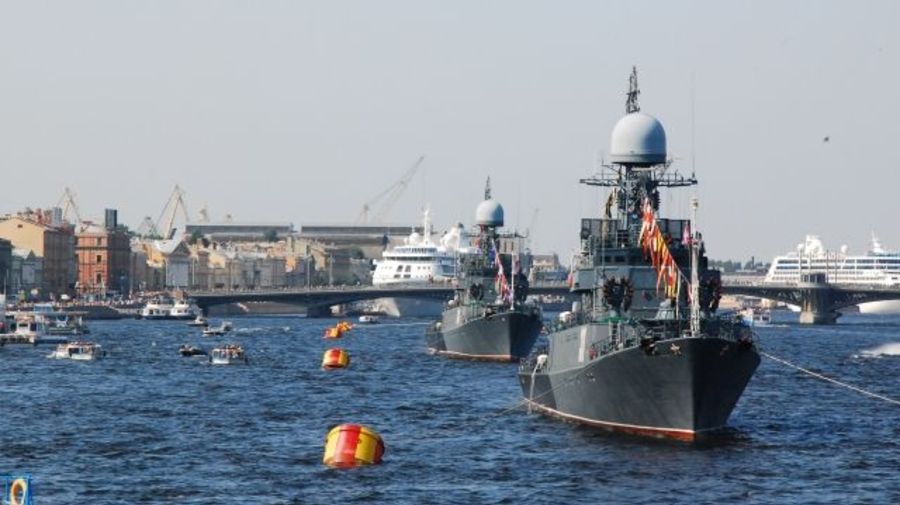 В Военно-морском параде в День Победы примет участие до десяти кораблей
