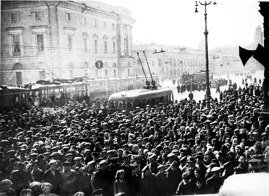 «Просыпайтесь! Победа!» — о чём писали ленинградские газеты в мае 1945 года