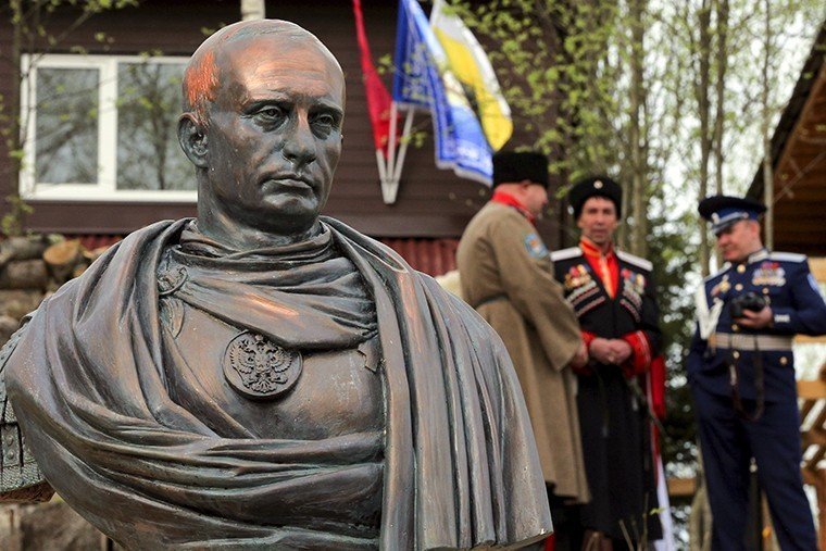 Памятник Путину