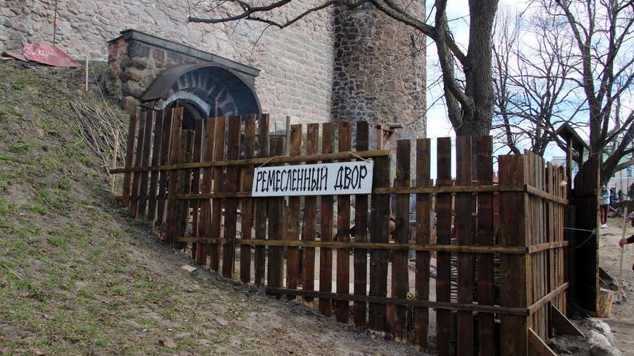 В Выборгском замке открылся средневековый двор ремесленников