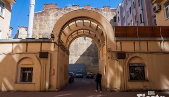 Интересный маршрут по проходным дворам Петроградской стороны 