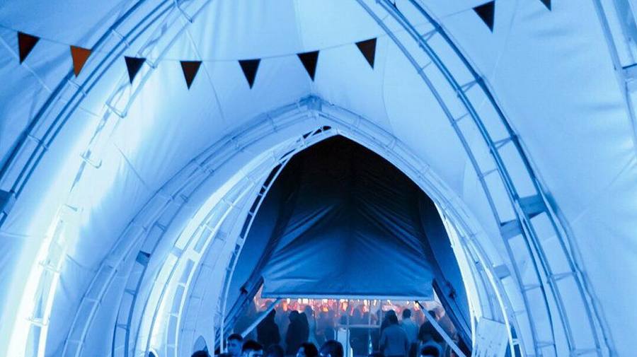 Sydney Beach Club на территории яхт-клуба